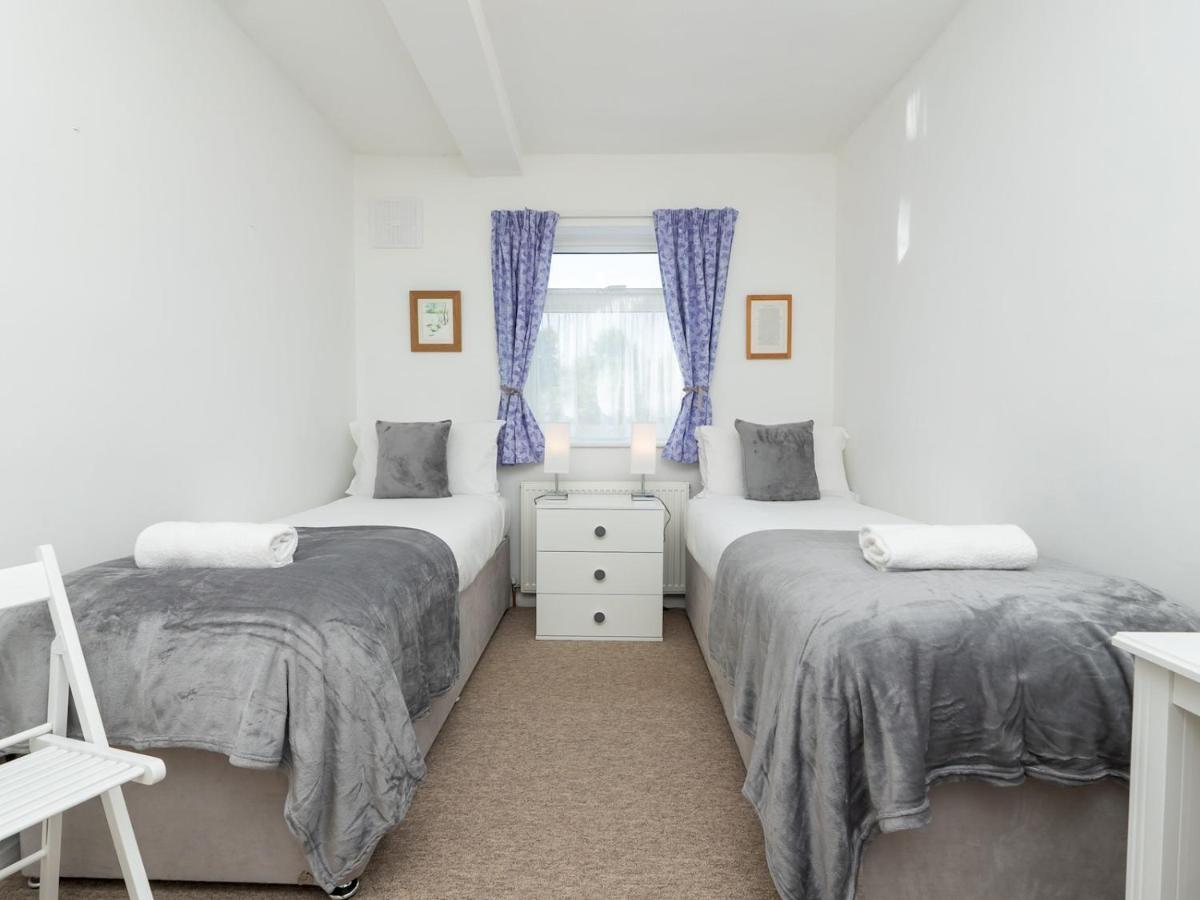 Pass The Keys Spacious Family Home With Parking باث المظهر الخارجي الصورة
